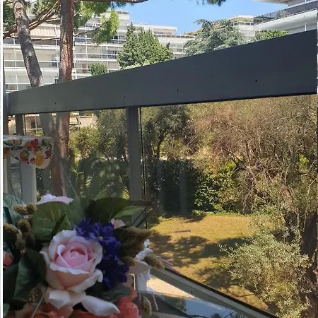 Appartement Studio/quartier Residentiel/piscine/plages A 5min A Pied Antibes