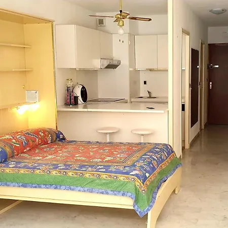 Studio/quartier Residentiel/piscine/plages A 5min A Pied Appartement Antibes